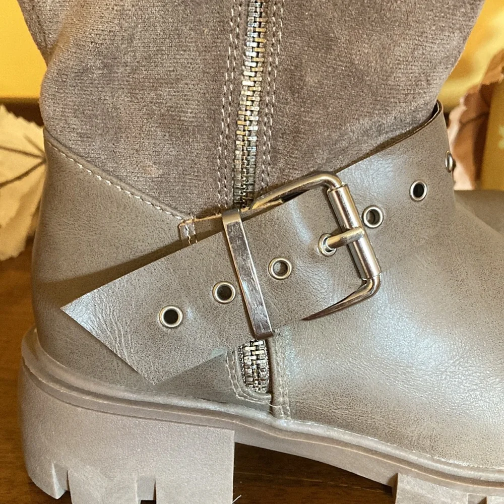Steve Madden Taupe Suede Boots